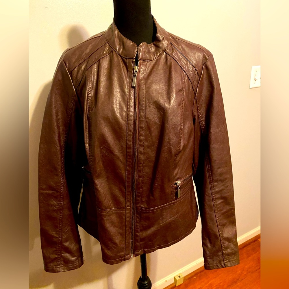 Apt 9 faux leather brown style setter jacket. Size XL